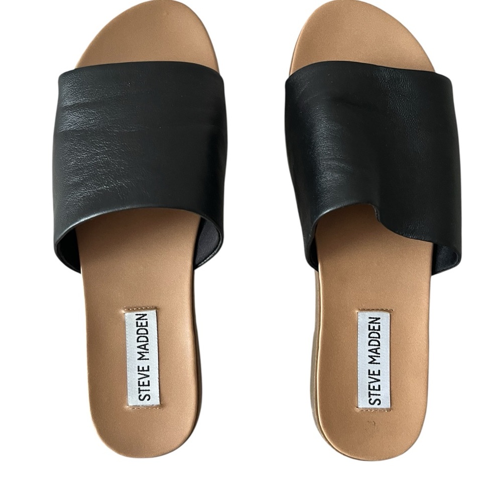 Steve Madden Black and Tan Slide Sandals